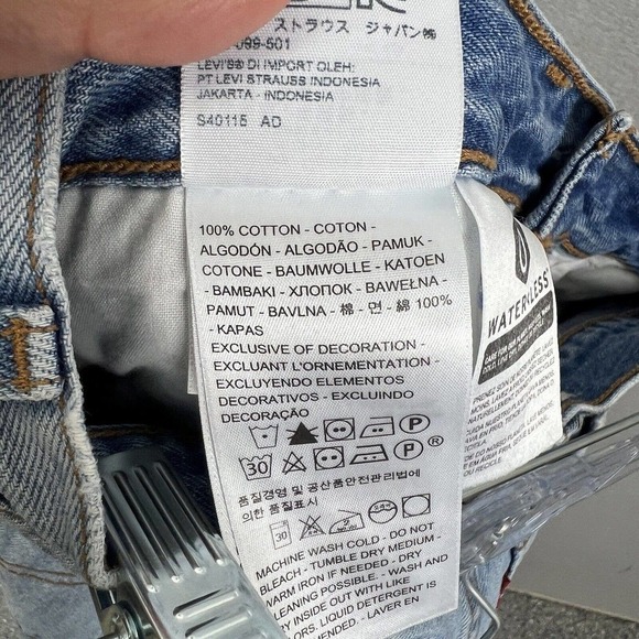 Levi's Wedgie Jeans Size 27 Light Wash Distressed Button Fly Raw Hem L25 - Picture 13 of 13